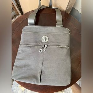 NWT Baggallini Travel Crossbody in Gunmetal Gray with RFID